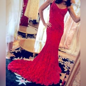 Handcrafted Theia Petal Gown - Size 4 (One-of-a-Kind)